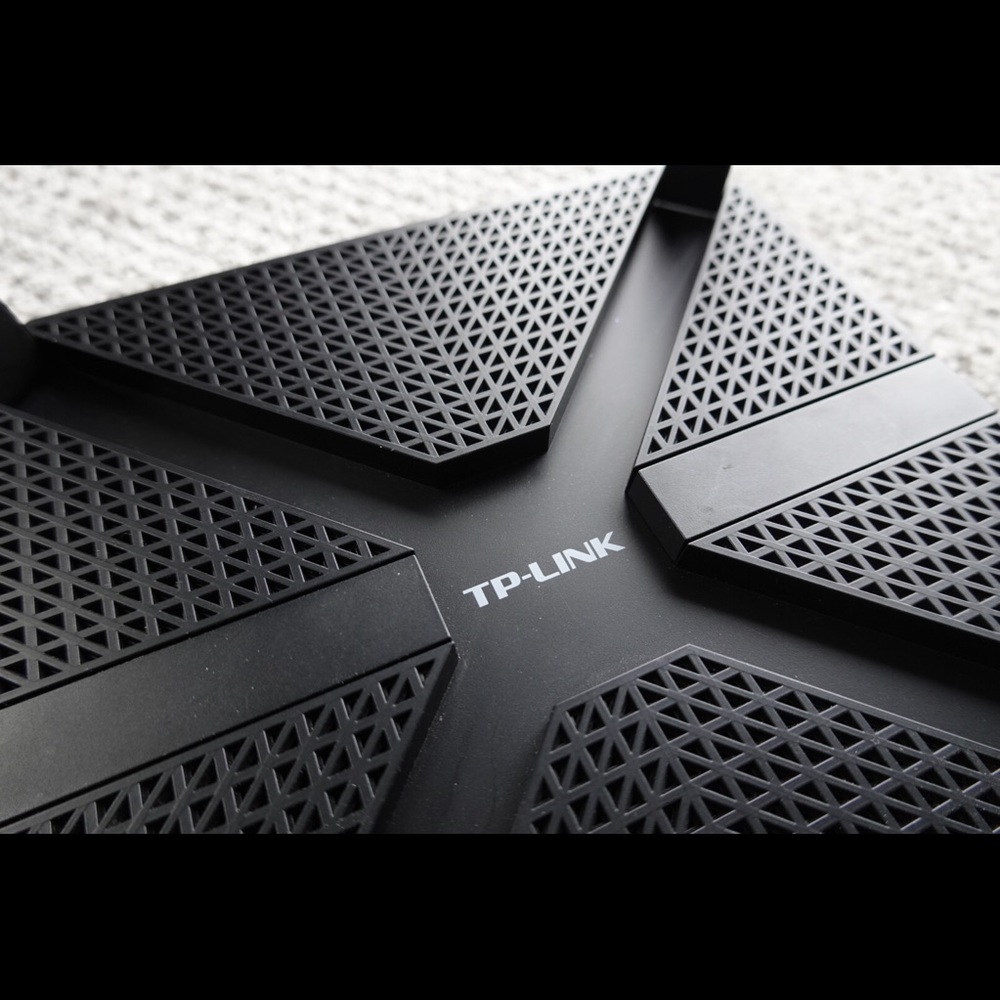TP-Link Archer C3200 WIFI Router - Picture 3 of 8